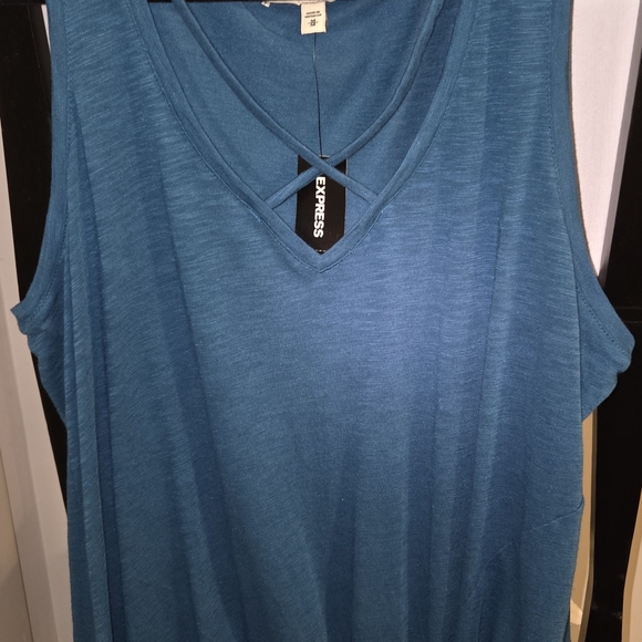 Express Women's Teal Tank Top - Picture 2 of 2